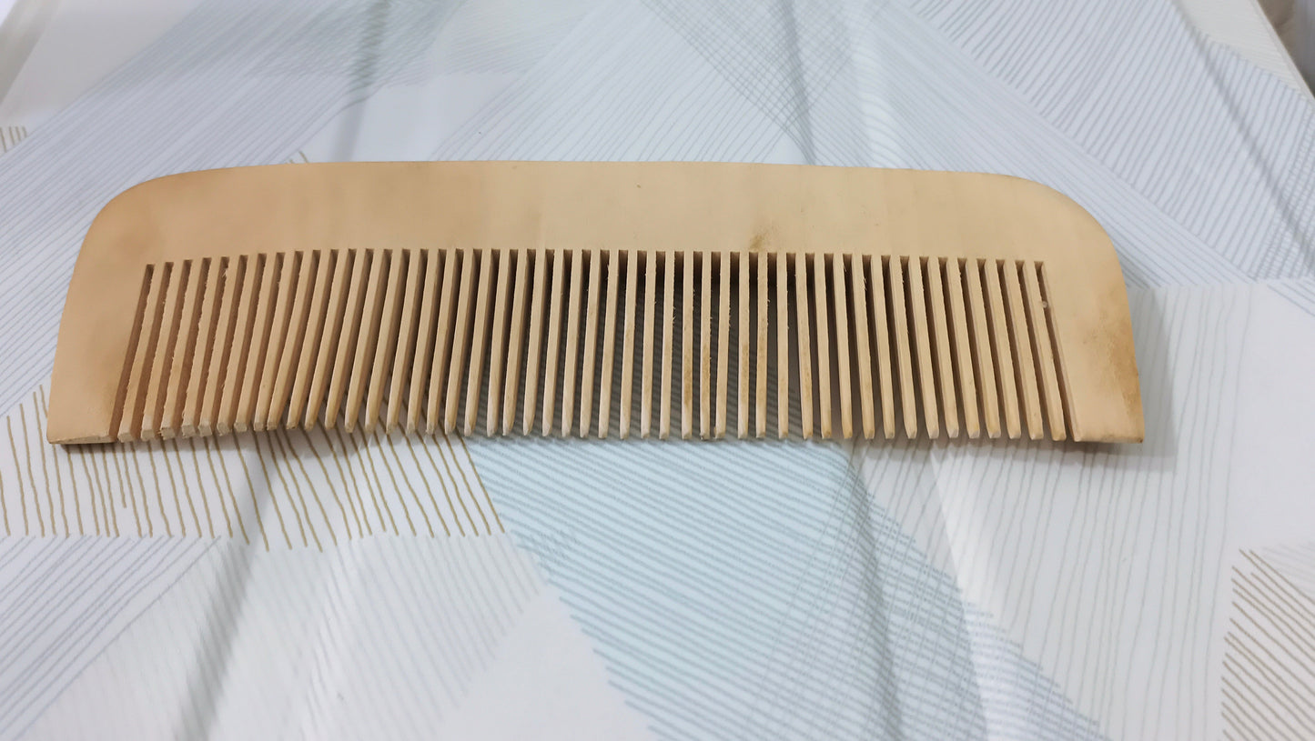 WOODEN HAIR COMB (NATURAL/ORGANIC)