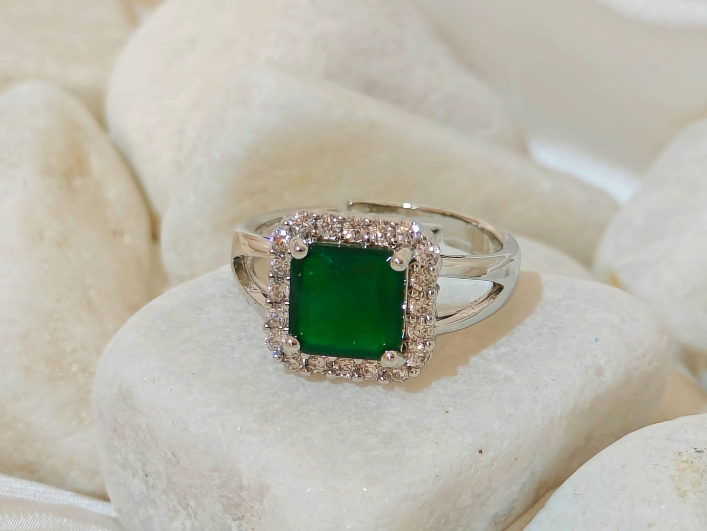 ELEGANT EMERALD SHINY STEEL RING (ADJUSTABLE SIZE)