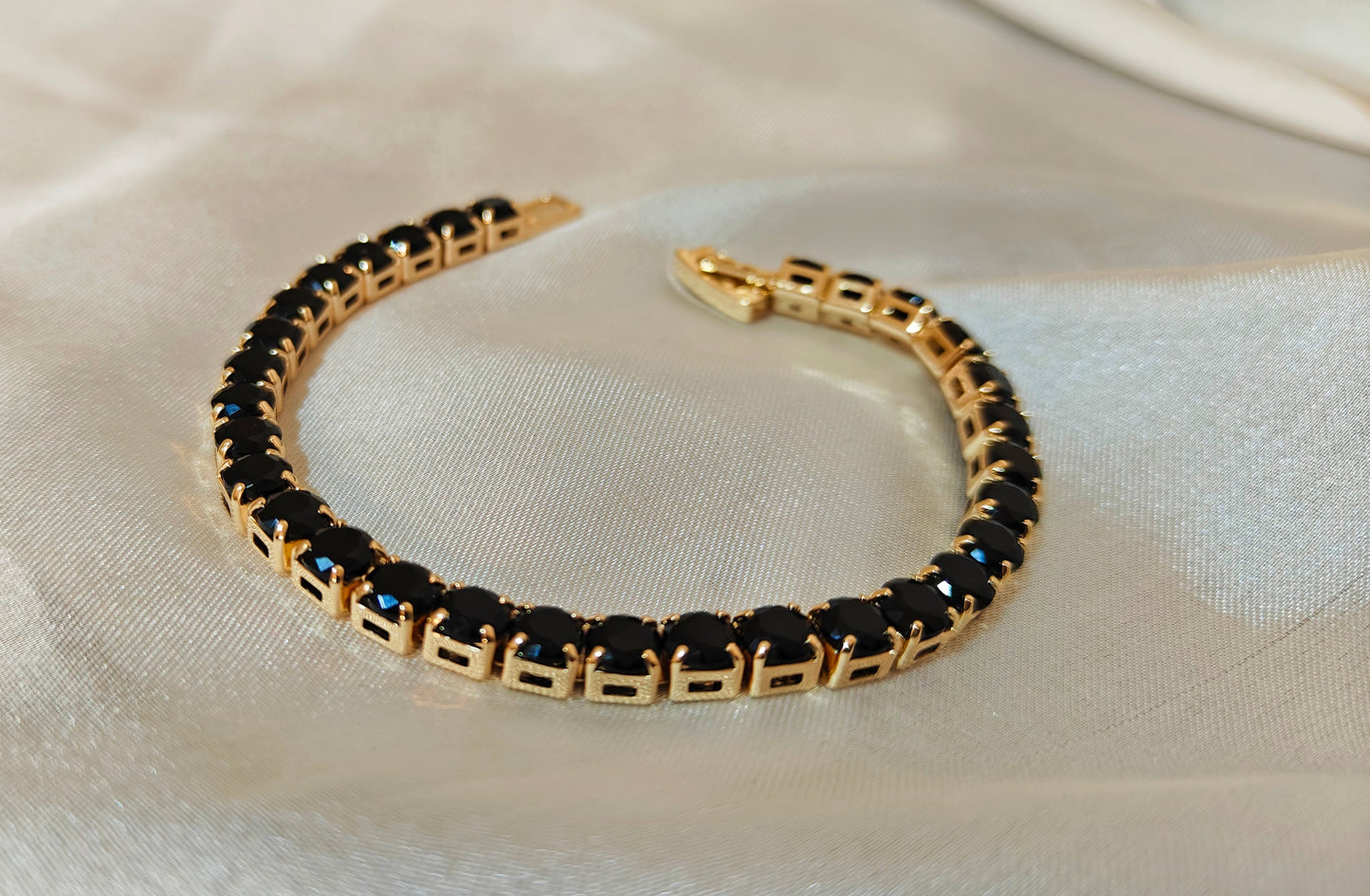 CRYSTAL BOLD DIAMOND BRACELET GOLD PLATED