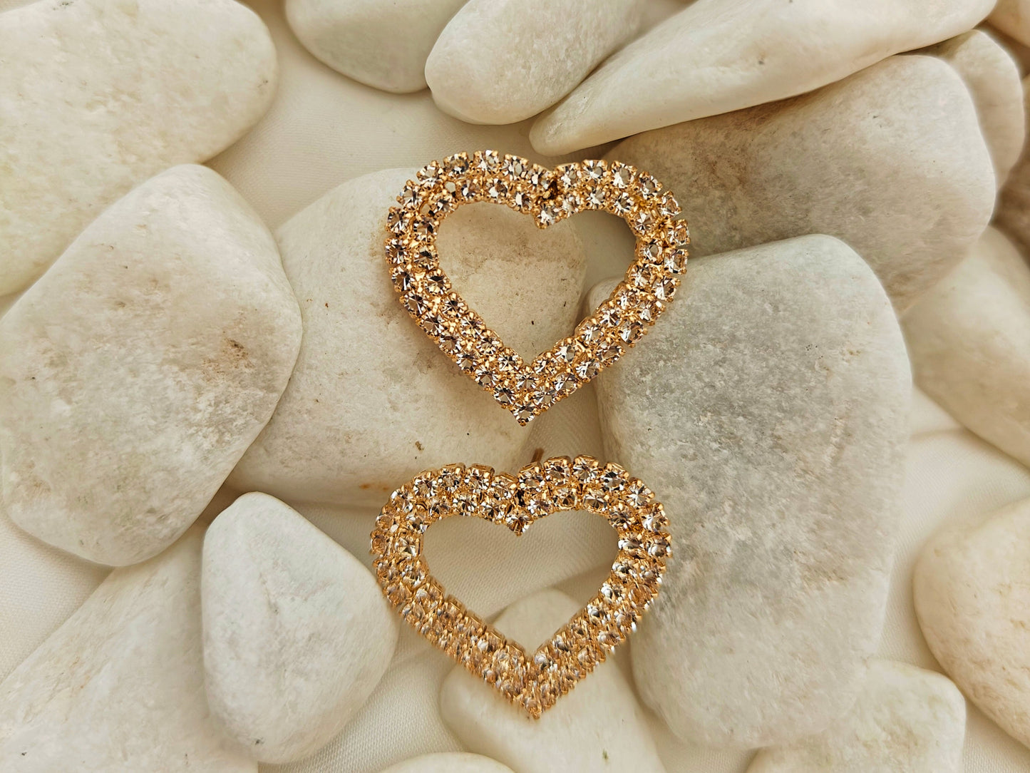 HEART SHAPE GOLD PLATED STONE STUD EARRING