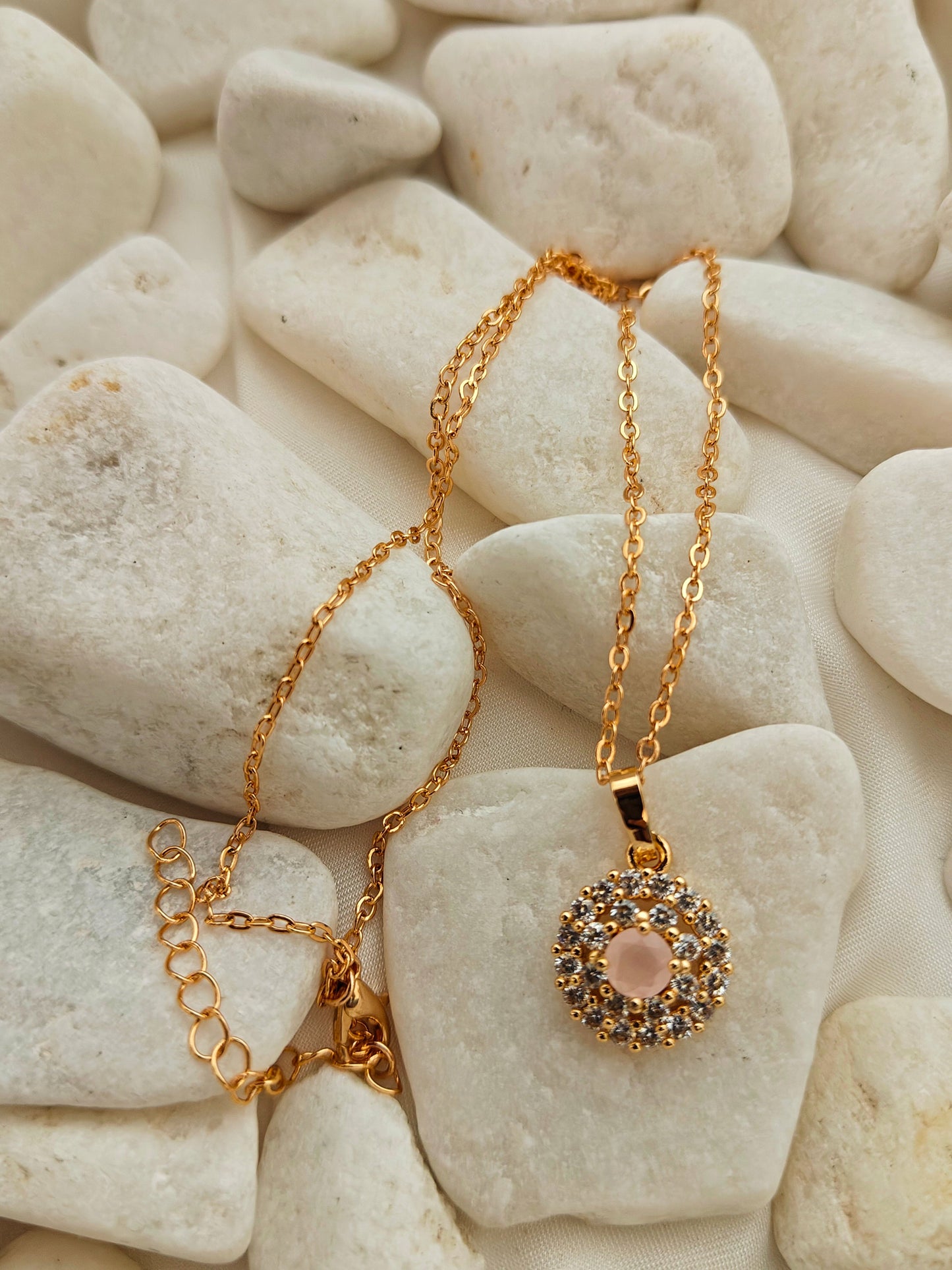 SUNSTONE LOCKET GOLD PLATED